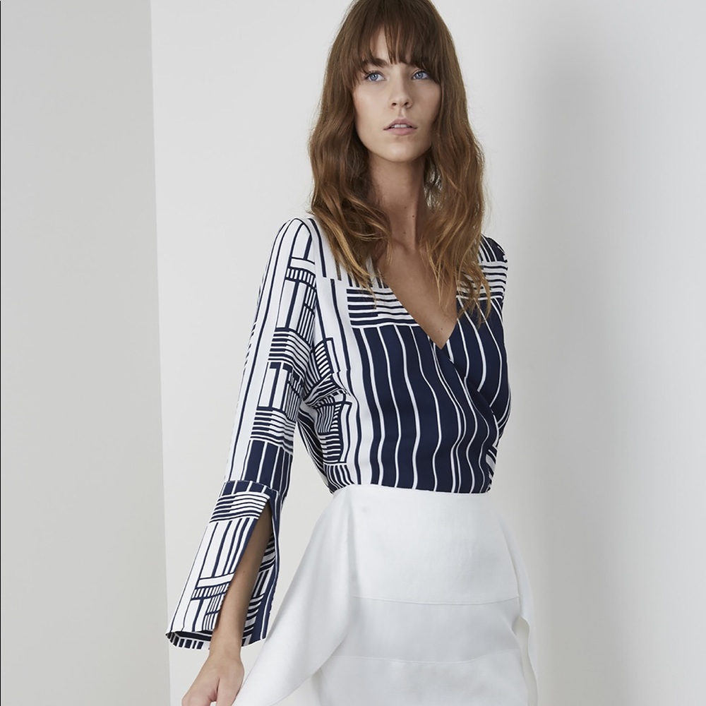 C/Meo Collective V Neck Wrap Grid Print Top - Picture 2 of 8